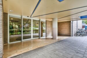 Huge entrance to the building for pressure washing page